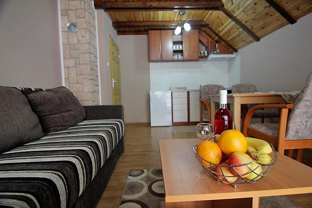 Apartments Andric Kaludjerske Bare Pokoj fotografie